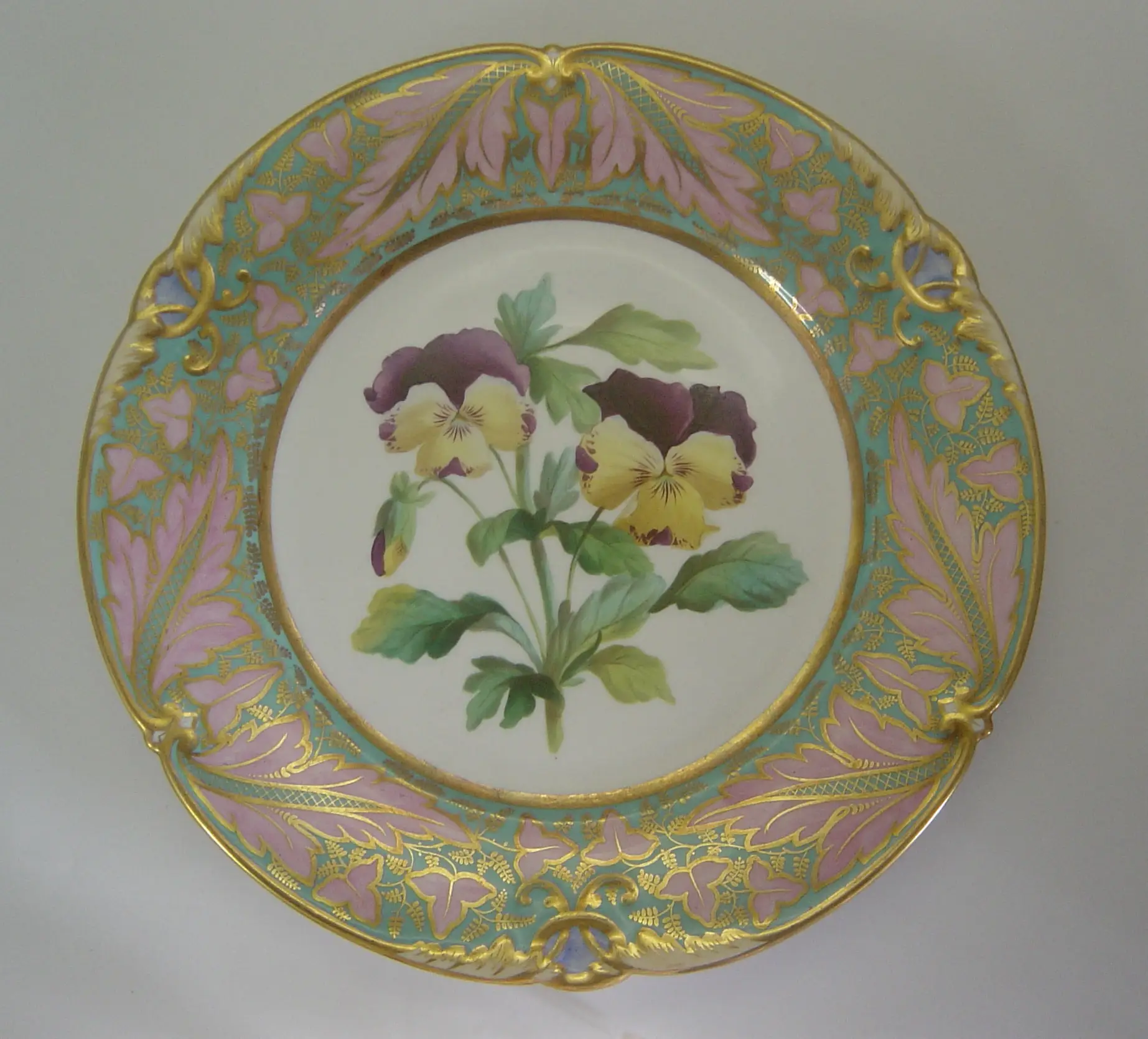 A0370_14 pansies Pansies (plate)