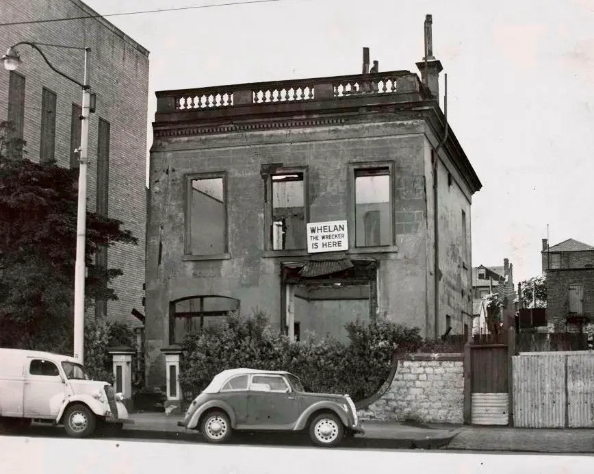64 LaTrobe-Street