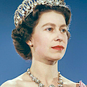 Queen_Elizabeth_II_1959_(cropped)