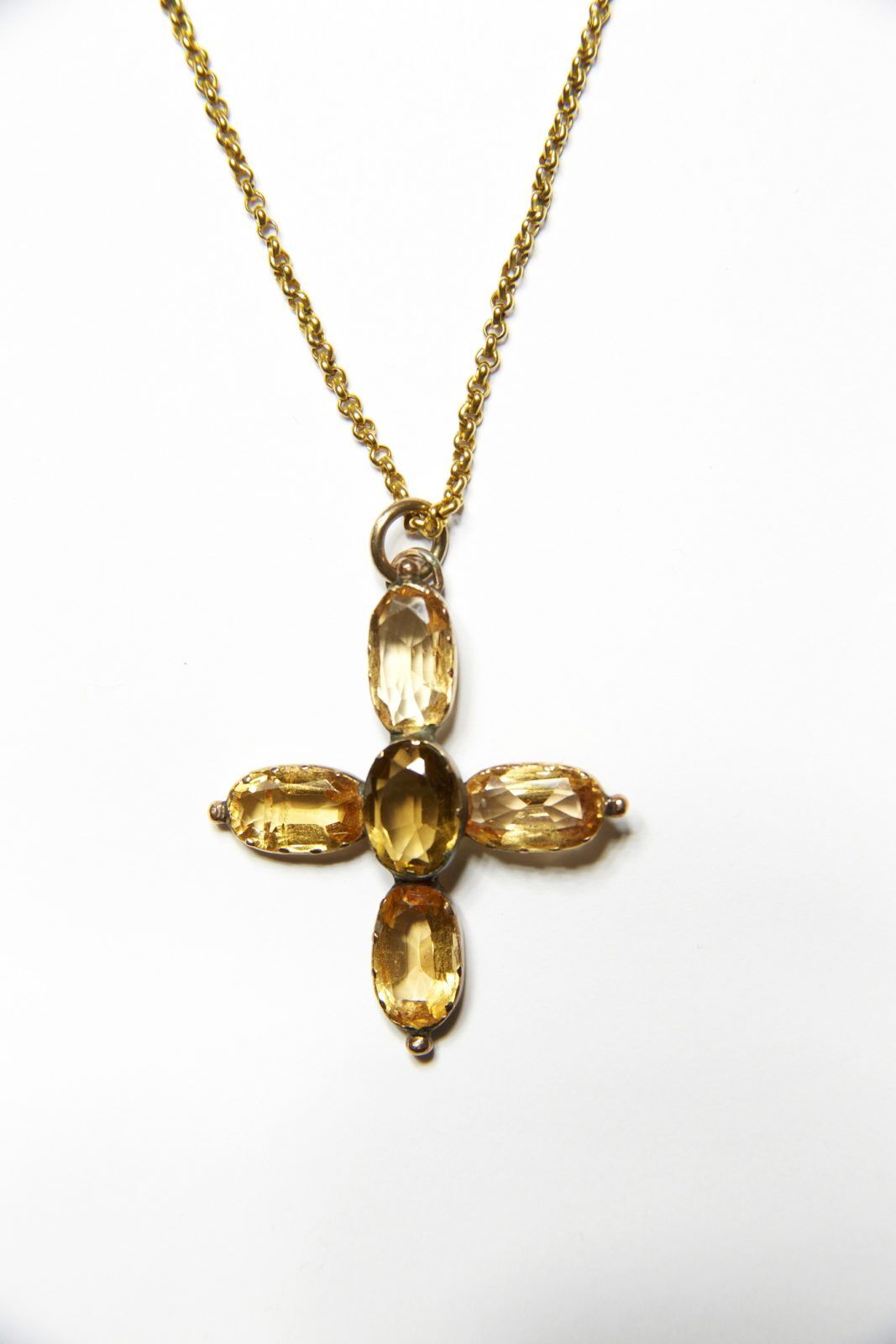 Topaz-Cross-Jane-credit-Peter-Smith-low-res-1067x1600