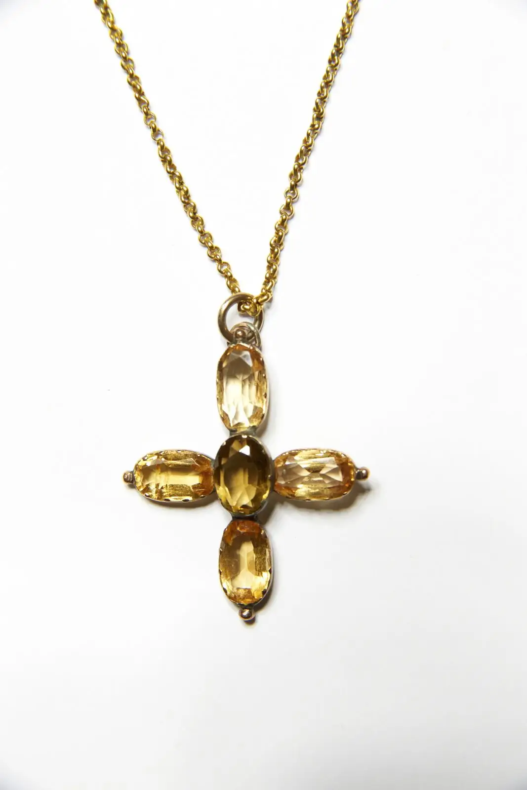 Topaz-Cross-Jane-credit-Peter-Smith-low-res-1067x1600