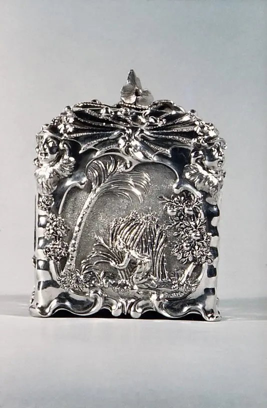 Paul de Lamerie sugar box