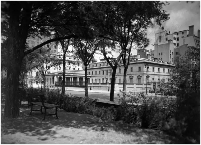 Entrance-view-1927-The-Frick-Collection