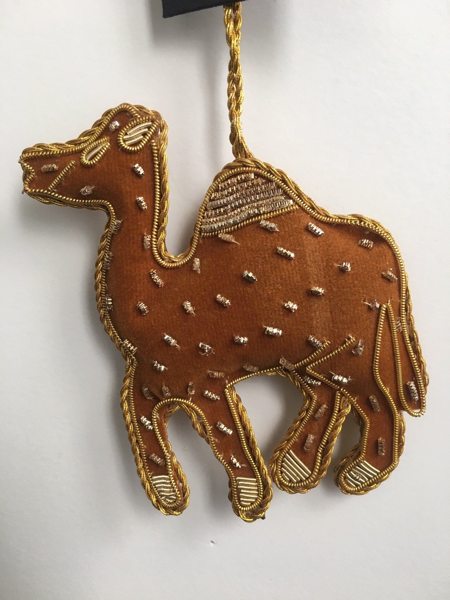 Decoration: Brown camel