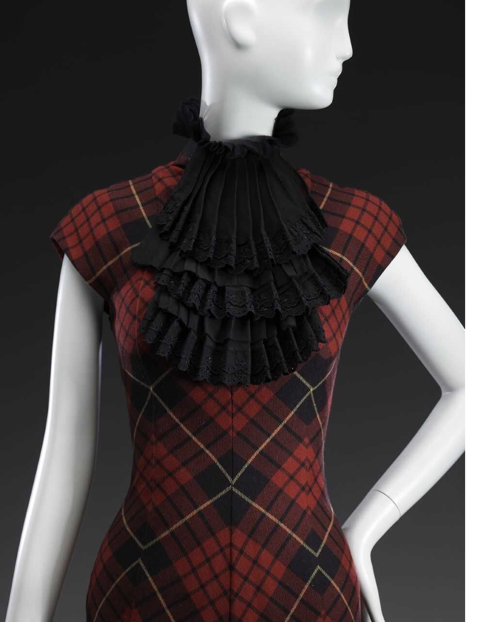 alexander mcqueen detail