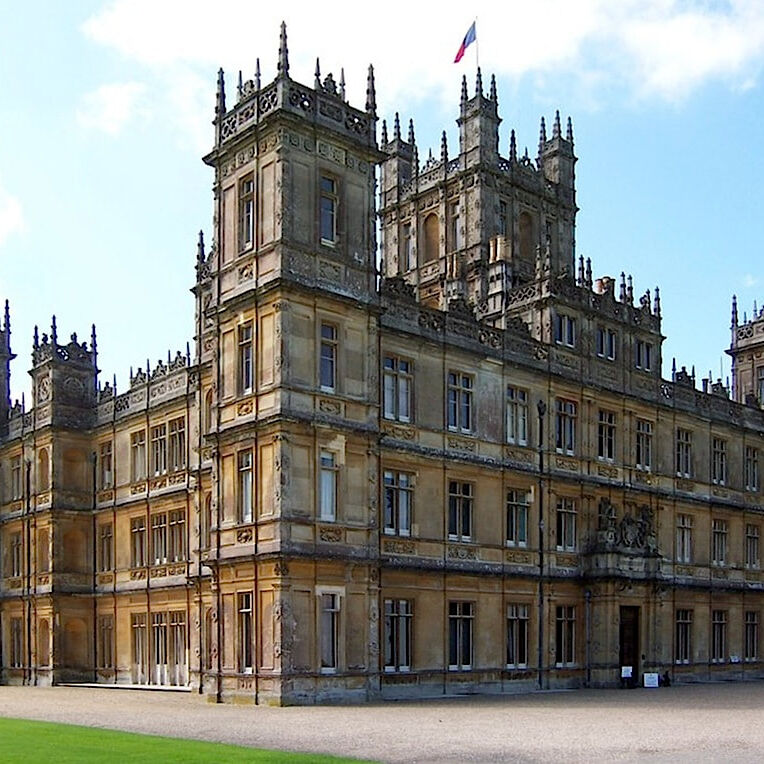 Highclere_Castle  Picture Credit Jonjames1986