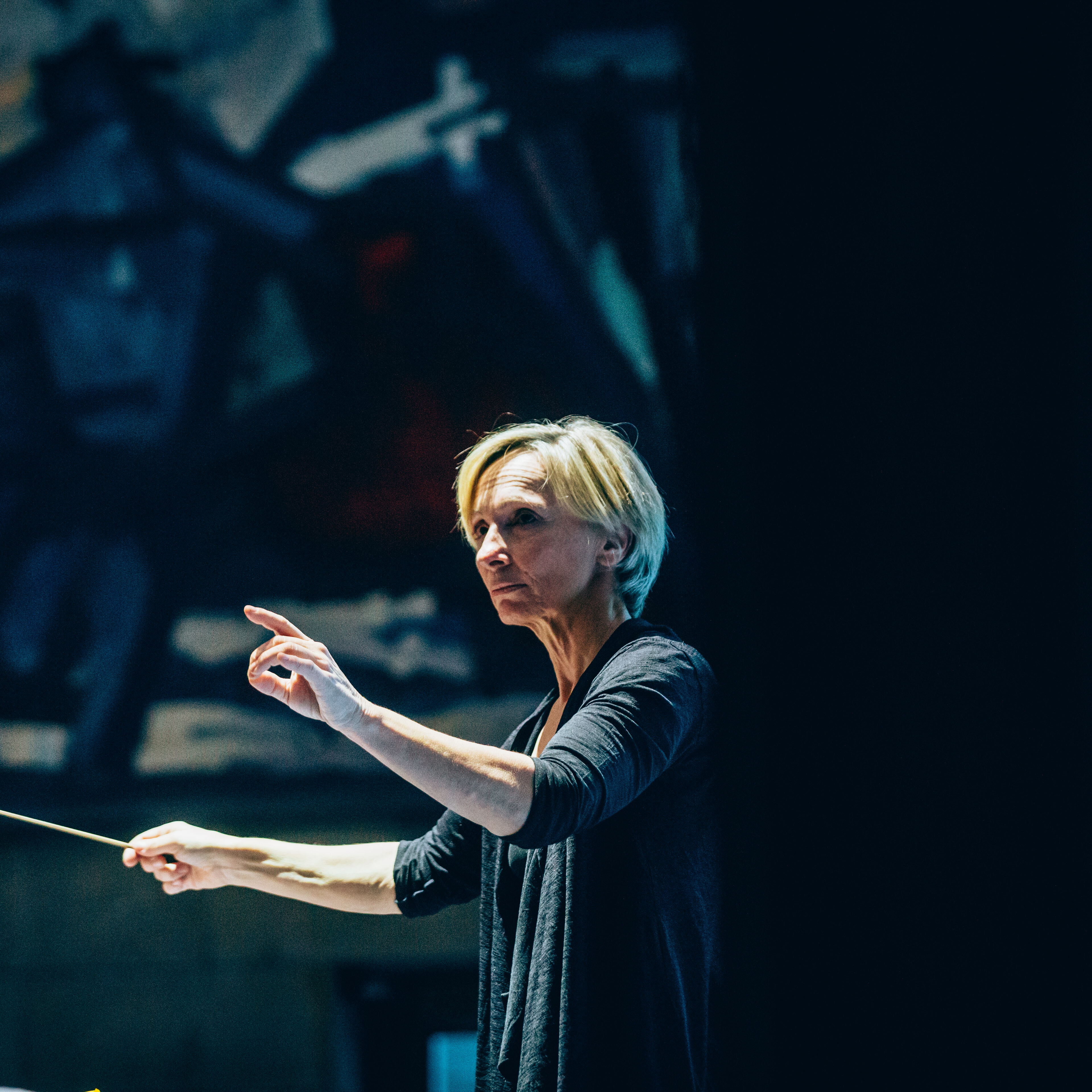 Nicolette Fraillon conducting