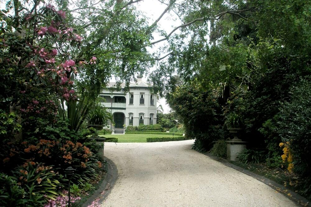 Astolat_House and driveway entrance