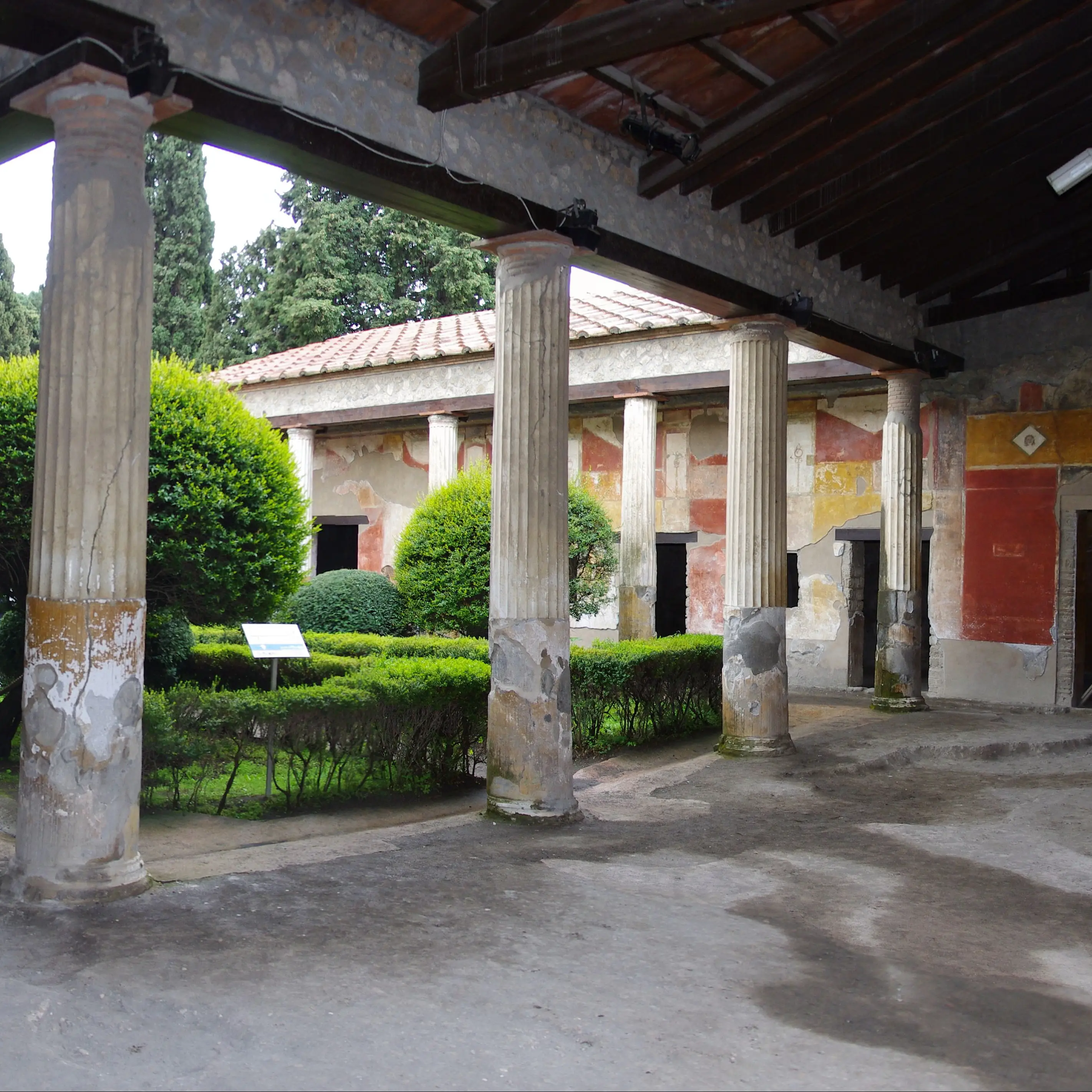 2 - House of Venus, Pompeii_edited