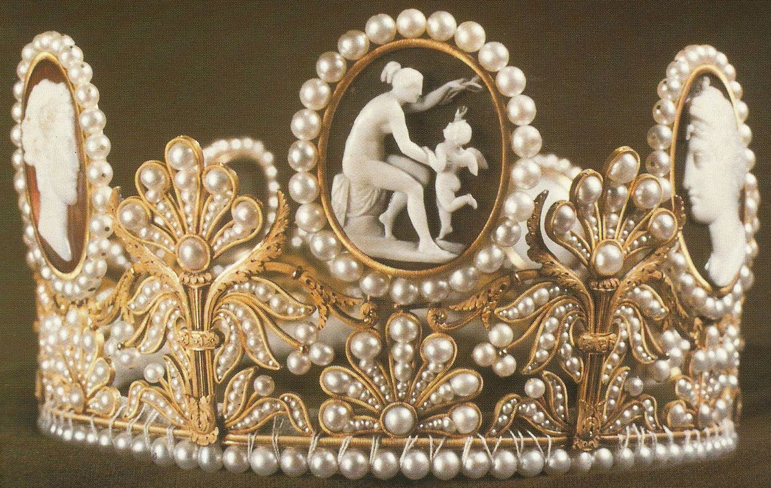 Marie-Etienne Nitot, Paris, Cameo tiara