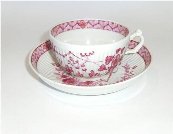 Teacup and SaucerWorcester c1772 Puce Banded Hedge