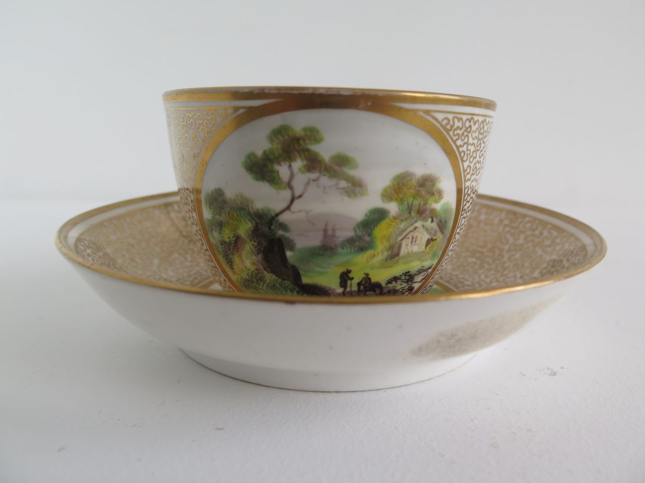 PINXTON PORCELAIN ELEGANT & ELUSIVE